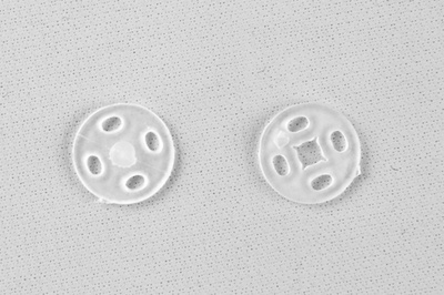 Кнопки пришивные пластиковые 10 мм, блистер 24шт, цв.-прозрачные - купить в Норильске. Цена: 48.41 руб.